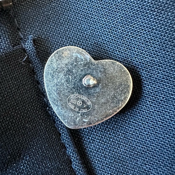 🚨 HOST PICK 🆕 Chanel Matte Gold Mini Brooch Set: Heart, Perfume, Scissors - Picture 11 of 15